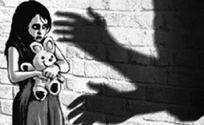 মসজিদের রান্না ঘরে শিশুকে ধর্ষণ, আটক মুয়াজ্জিন 